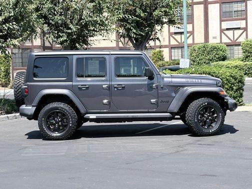 Crystal Metallic 2022 Jeep Wrangler Unlimited Sport