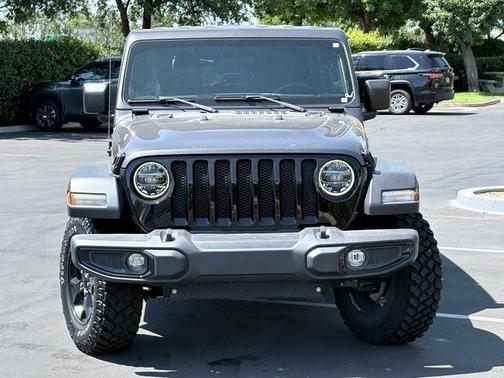 Crystal Metallic 2022 Jeep Wrangler Unlimited Sport