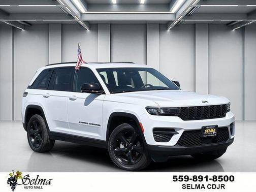 Bright White Clearcoat 2023 Jeep Grand Cherokee Altitude