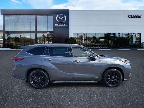2022 Toyota Highlander Hybrid Limited