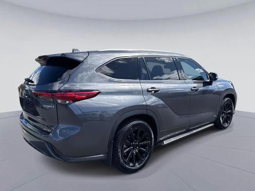 2022 Toyota Highlander Hybrid Limited