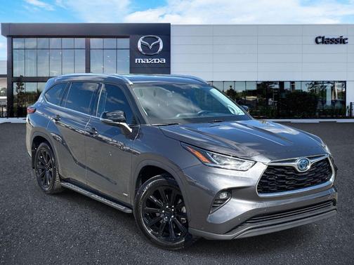 2022 Toyota Highlander Hybrid Limited