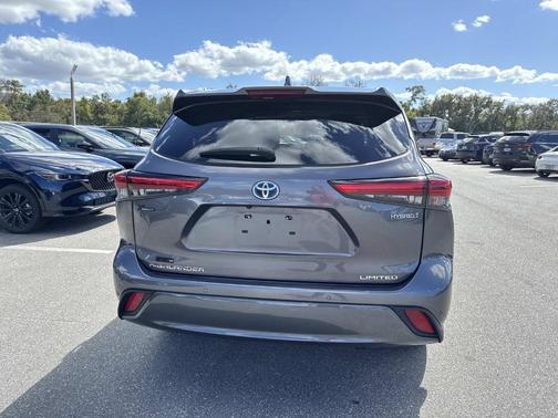 2022 Toyota Highlander Hybrid Limited