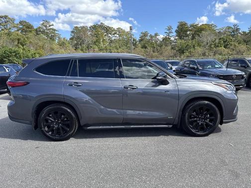 2022 Toyota Highlander Hybrid Limited