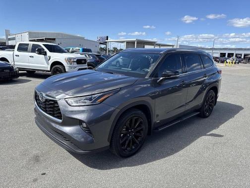 2022 Toyota Highlander Hybrid Limited