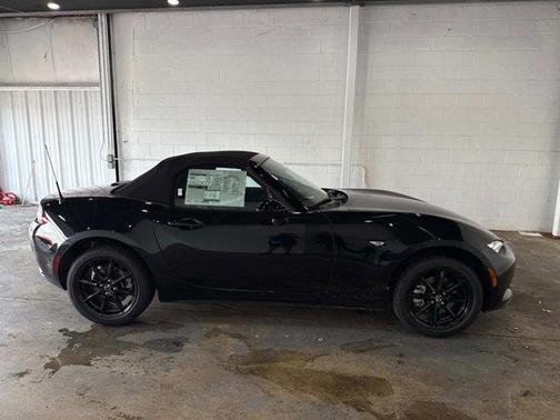 2025 Mazda MX-5 Miata Sport