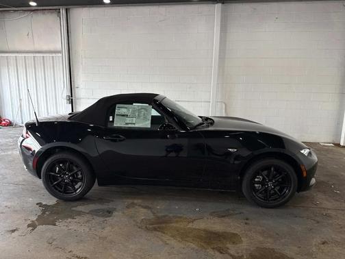 2025 Mazda MX-5 Miata Sport