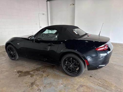2025 Mazda MX-5 Miata Sport