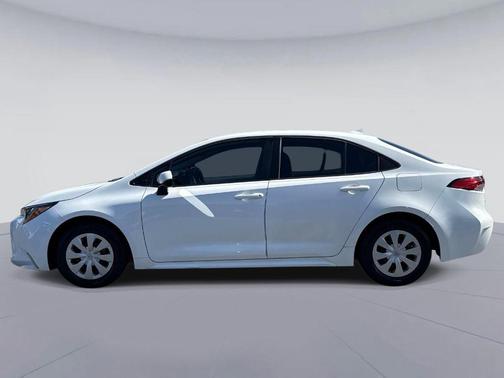 Super White 2020 Toyota Corolla L