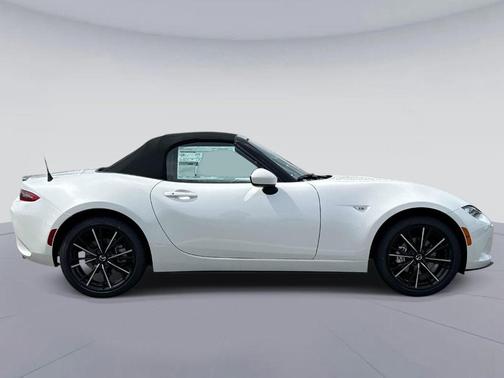 Snowflake White Pearl 2026 Mazda MX-5 Miata Grand Touring
