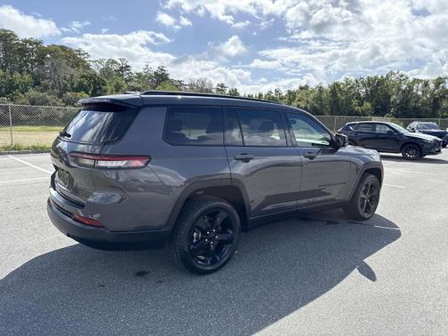 2021 Jeep Grand Cherokee L Laredo