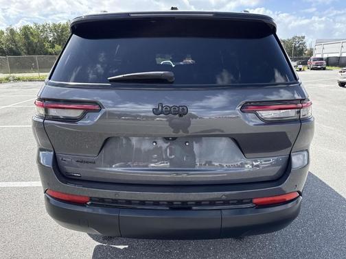2021 Jeep Grand Cherokee L Laredo