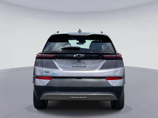 Gray Ghost Metallic 2023 Chevrolet Bolt EUV LT