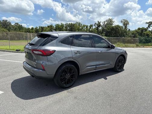 2023 Ford Escape ST-Line Elite