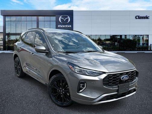 2023 Ford Escape ST-Line Elite