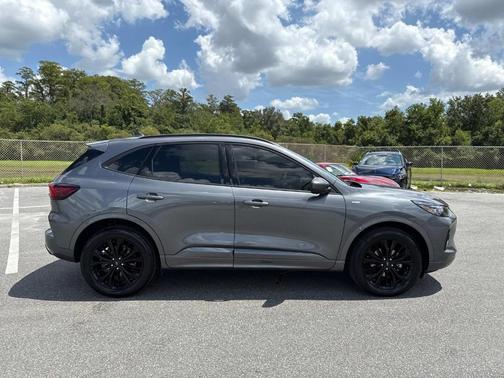 2023 Ford Escape ST-Line Elite
