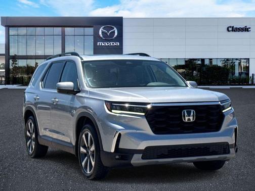 Lunar Silver Metallic 2024 Honda Pilot Touring