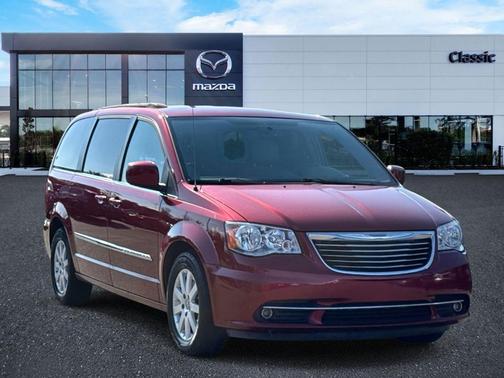 2016 Chrysler Town & Country Touring