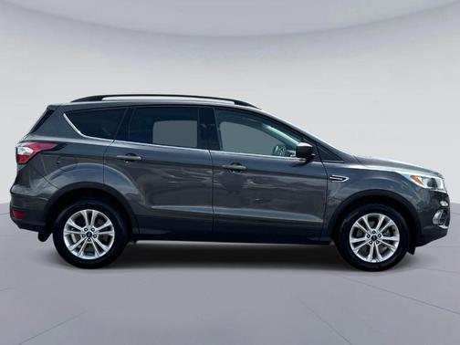 Magnetic Metallic 2018 Ford Escape SE