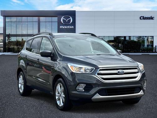 Magnetic Metallic 2018 Ford Escape SE