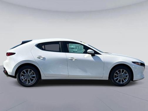Snowflake White Pearl 2026 Mazda Mazda3 2.5 S