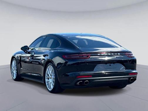 Jet Black Metallic 2020 Porsche Panamera 4