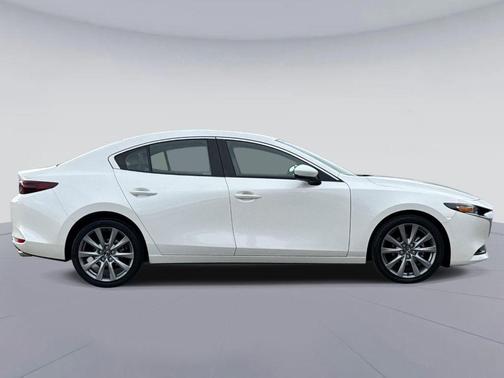 2023 Mazda Mazda3 FWD w/Preferred Package