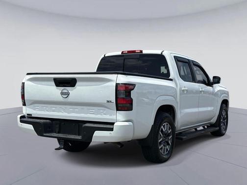 Glacier White 2024 Nissan Frontier SL