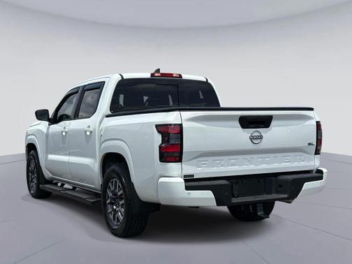Glacier White 2024 Nissan Frontier SL