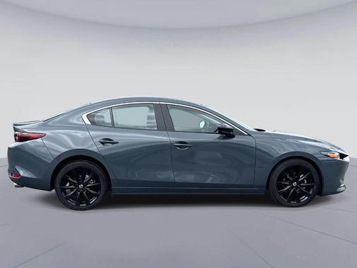 2023 Mazda Mazda3 2.5 S Carbon Edition
