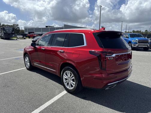 2021 Cadillac XT6 Luxury FWD