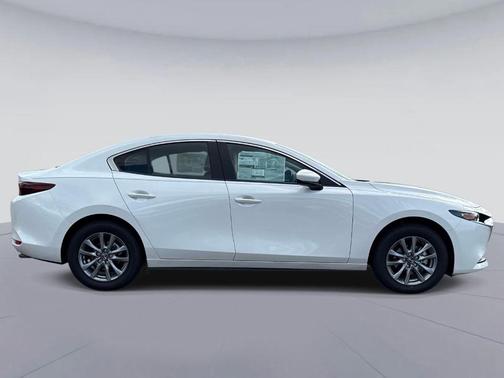 Snowflake White Pearl 2026 Mazda Mazda3 2.5 S