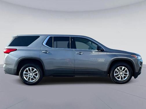 Satin Steel Metallic 2019 Chevrolet Traverse LS