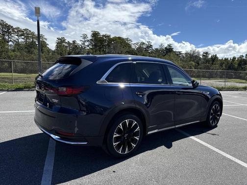 2024 Mazda CX-90 PHEV Premium Plus