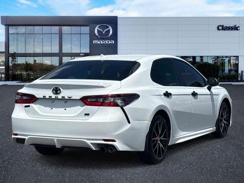 White 2022 Toyota Camry SE