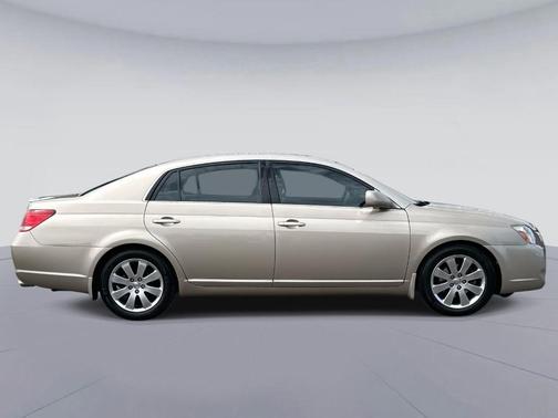 2005 Toyota Avalon 