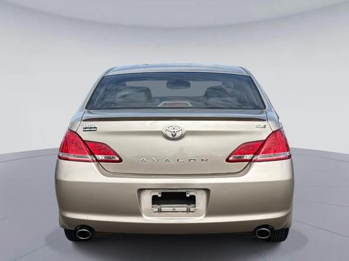 2005 Toyota Avalon 