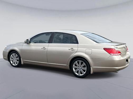 2005 Toyota Avalon 