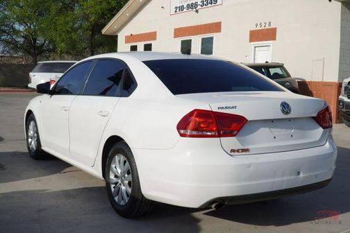 2015 Volkswagen Passat 1.8T Auto Wolfsburg Ed