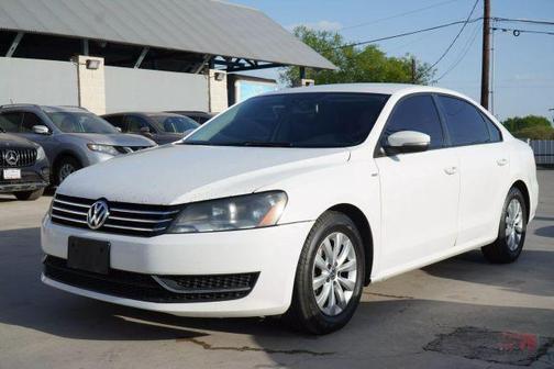 2015 Volkswagen Passat 1.8T Auto Wolfsburg Ed