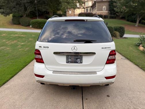 White 2009 Mercedes-Benz M-Class