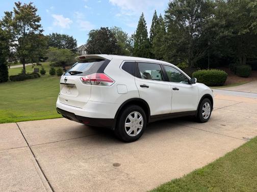 Glacier White 2016 Nissan Rogue S