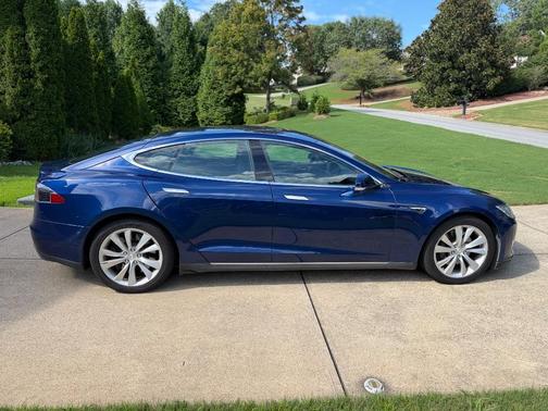 Blue 2015 Tesla Model S 70D