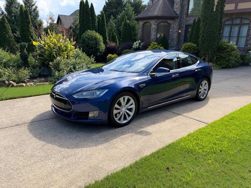 Blue 2015 Tesla Model S 70D