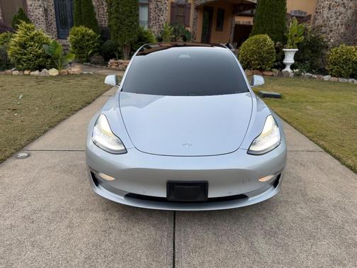 Silver 2018 Tesla Model 3 Long Range