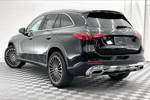 2026 Mercedes-Benz GLC 300 Base