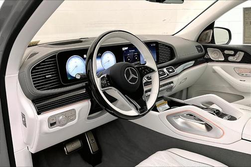 2025 Mercedes-Benz Maybach GLS 600 4MATIC