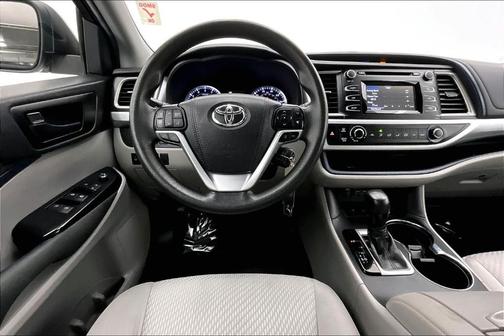 2019 Toyota Highlander LE I4