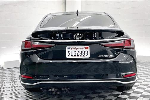 2024 Lexus ES 300h