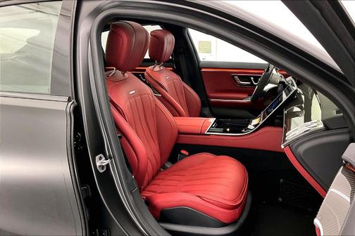 2025 Mercedes-Benz AMG S 63 E Base